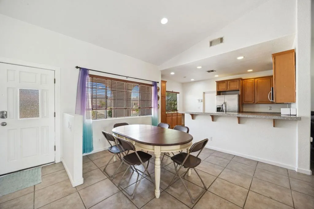 9735 Hoylake Road, Desert Hot Springs, California 92240 home-pic-11